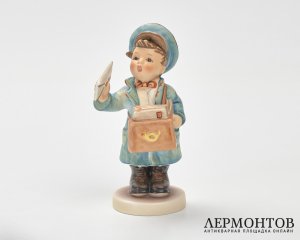Статуэтка «Почтальон». Фарфор, Goebel, серия Hummel, Германия, 1979–1990 годы