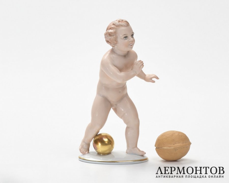 Статуэтка «Путти футболист». Фарфор, Rosenthal, Германия