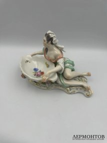 Ваза для сладостей с фигурой девушки. Фарфор, роспись, лепка, Meissen, Германия, конец 19 — начало 20 века