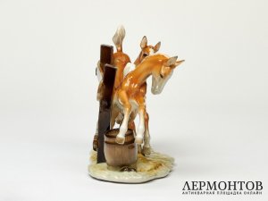 Статуэтка «Резвящиеся жеребята». Фарфор, Lorenz Hutschenreuther, Германия, 1970–1985 годы