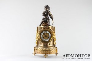 Часы каминные Амур в стиле неоклассика. Франция, Париж, начало 20 в. Бронза.