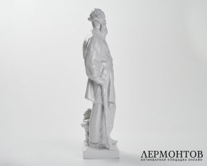 Скульптура «Лев Толстой в Ясной Поляне». Фарфор, ЛФЗ, СССР