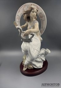 Статуэтка «Девушка с арфой». Фарфор, роспись, Lladro, Испания