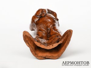 Статуэтка «Клоун с гармошкой». Терракота, Венгрия, середина XX века
