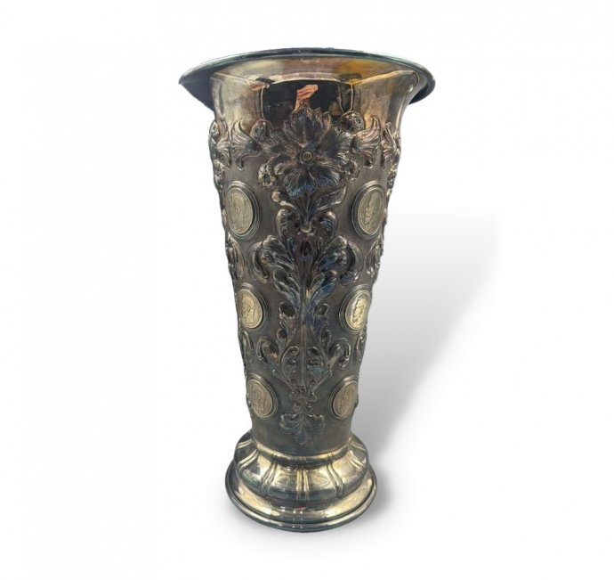 Ваза-кубок с монетами Николая II, выпуск 23 из 100. Серебро 925, Faberge, наши дни