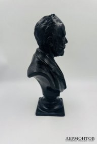 Бюст П. И. Чайковского. Чугун, Каслинский завод, скульптор Бах, СССР, 1962 год