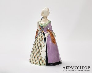 Статуэтка «Дама с платком». Майолика, Graniton, Чехословакия, 1920-е годы