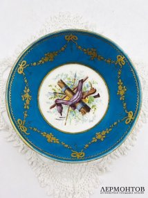 Орешница с бирюзовым бортом и цветочными гирляндами. Фарфор, роспись, золочение, Sevres, Франция, 2-я половина 18 века