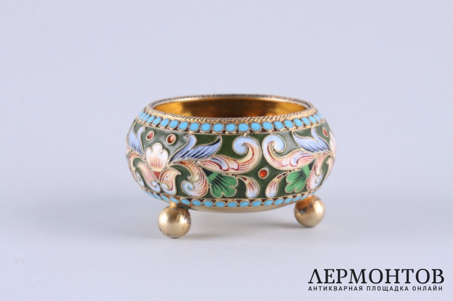 Солонка. Трыкин. Расписная эмаль по скани. Серебро 84 пробы. Россия, 1899-1908 гг.