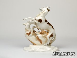 Статуэтка «Играющие борзые». Фарфор, Hutschenreuther, Германия, 1938–1955 годы