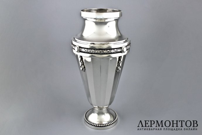 Серебряная ваза для цветов. Tetard. Серебро 950 пробы. Франция, XX в.