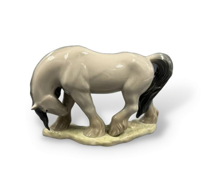 Статуэтка «Конь-тяжеловоз». Фарфор, Lladro, Испания