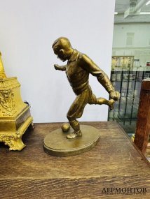 Скульптура «Футболист». Металл, по модели Манизера, СССР, 1960–1980 годы