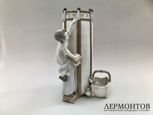 Статуэтка-ваза «Дети». Фарфор, Amphora, Австрия, 1900–1910 годы