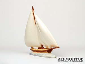 Статуэтка «Яхта». Керамика, Ditmar-Urbach, Чехословакия, 1930-е годы