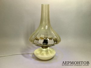 Настольная лампа из уранового стекла. Урановое стекло, Чехословакия