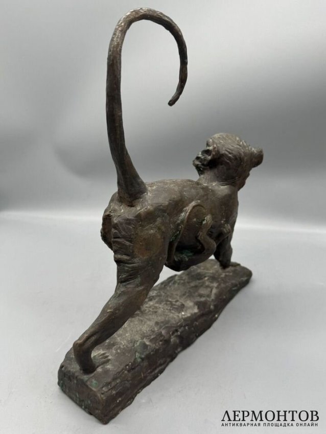 Статуэтка «Обезьяна с малышом». Бронза, скульптор Е. Торич, 1988 год