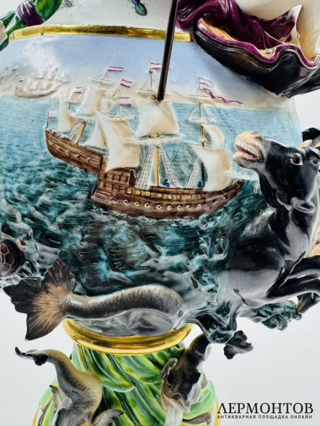 Кувшин «Вода» из серии «Четыре стихии». Фарфор, роспись, золочение, Meissen, скульптор И. И. Кендлер, Германия, 2-я половина 19 века