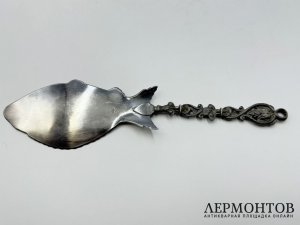 Лопатка в виде рыбы. Польша, фирма Фраже, 19 век. Металл, серебрение.