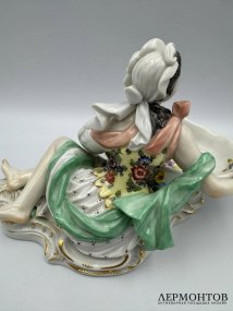 Ваза для сладостей с фигурой девушки. Фарфор, роспись, лепка, Meissen, Германия, конец 19 — начало 20 века