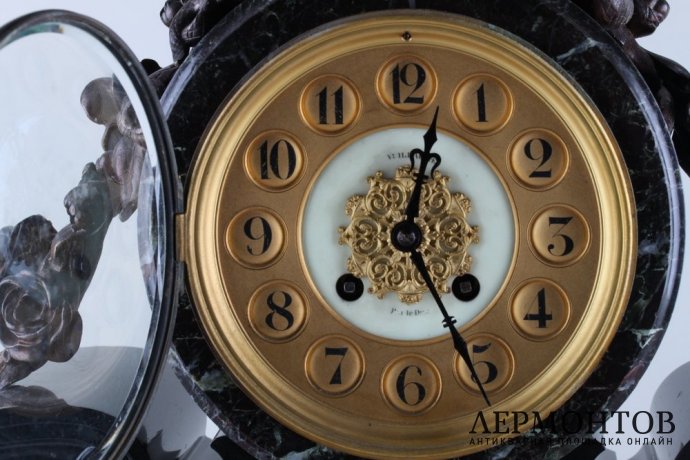 Часы каминные с фигурой орла. Германия, первая половина ХХ века.