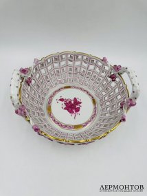 Ваза-корзинка с розами из серии «Apponyi Purpur». Фарфор, роспись, Herend, Венгрия, 20 век