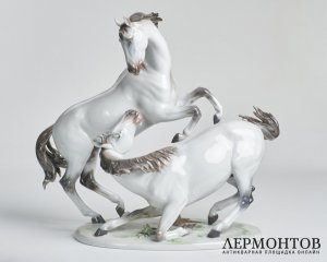 Статуэтка «Играющие жеребцы». Фарфор, Rosenthal, Германия