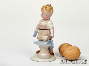 Статуэтка «Кузнец». Фарфор, Германия, середина XX века
