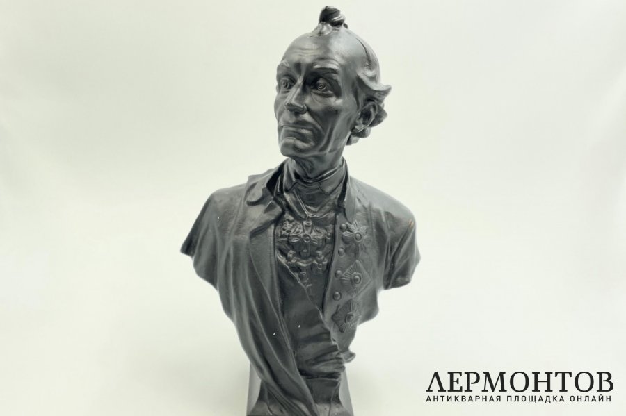 Бюст А. В. Суворов. Автор оригинальной модели Н. А. Теплов, модель 1960 года. Чугун.