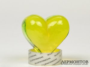 Статуэтка «Сердце». Урановое стекло, Чехия