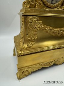 Каминные часы в стиле ампир с фигурой дамы. Бронза, Франция, 2-я половина 19 века