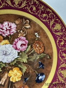 Настенное блюдо «Букет цветов и бабочка» по картине К. де Хема. Фарфор, деколь, Kaiser, Германия, середина 20 века