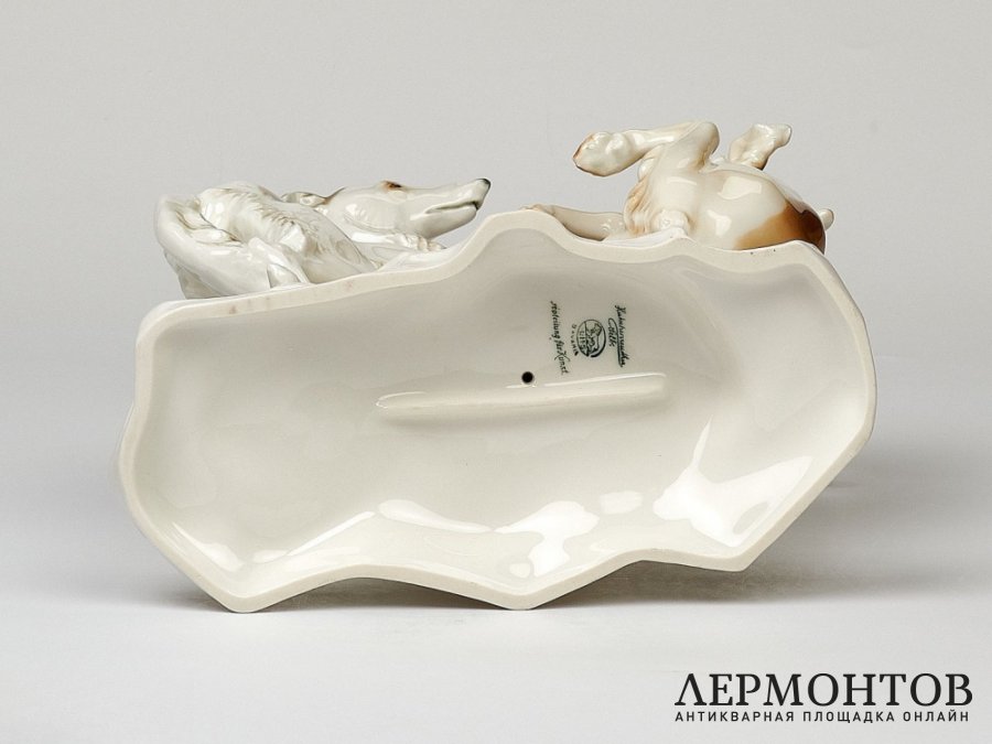 Статуэтка «Играющие борзые». Фарфор, Hutschenreuther, Германия, 1938–1955 годы