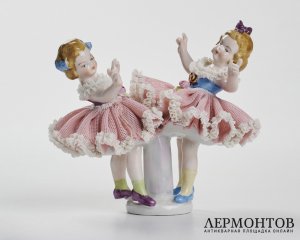 Статуэтка «Две подружки». Кружевной фарфор, Dresden, Германия, вторая половина XX века