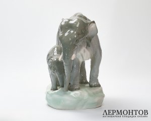 Статуэтка «Слониха и слоненок». Фарфор, Amphora, Чехословакия