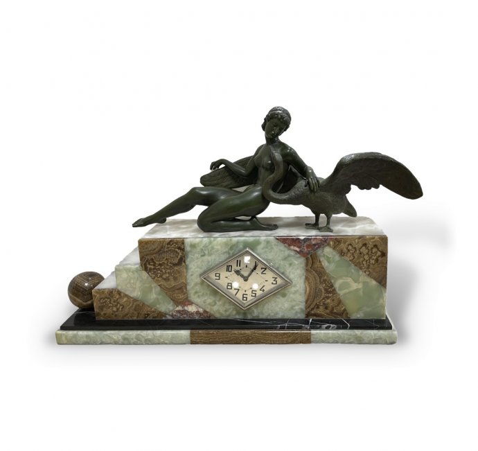 Часы каминные в стиле Ар Деко Леда и лебедь.  Франция, Париж, 1920-1930-е гг. Бронза.