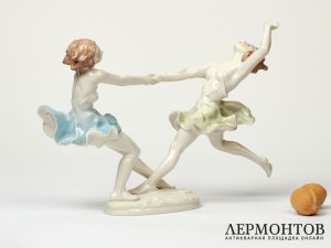 Статуэтка «Девушки кружатся». Фарфор, Hutschenreuther, Германия, 1955–1968 годы