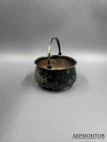 Сахарница с цветочным декором. Серебро 84 пробы, Н. Михайлов, Россия, 1899–1908 годы
