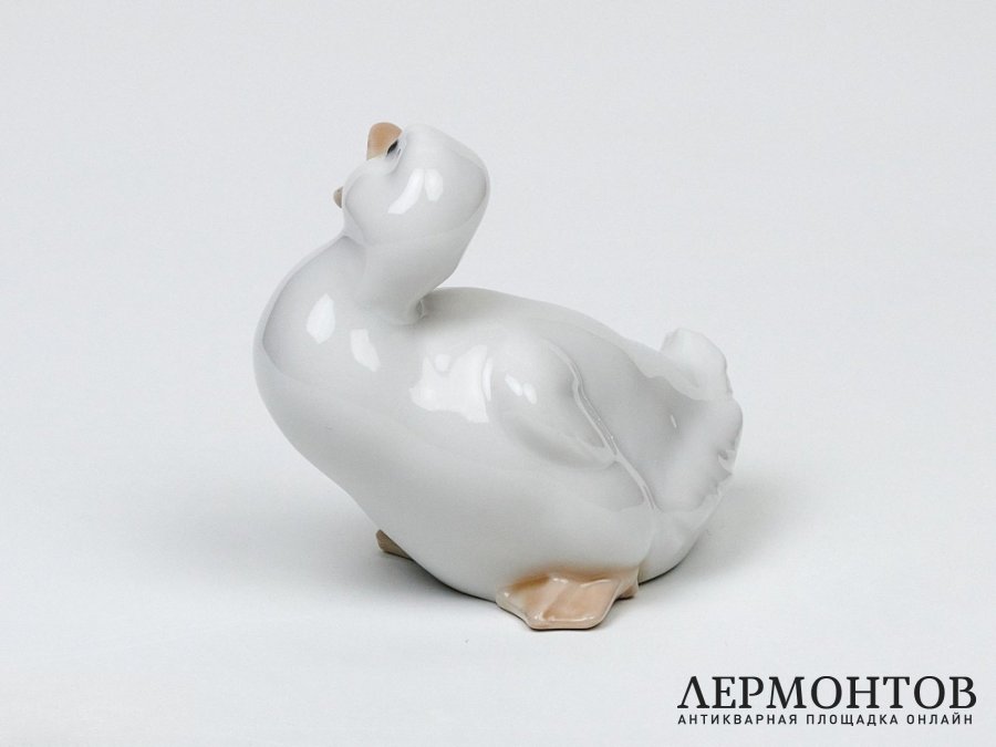 Статуэтка «Утёнок». Фарфор, NAO by Lladró, Испания, 1980-е годы