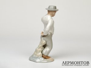 Статуэтка «Гуляка». Фарфор, M. Requena, Испания, 1970-е годы