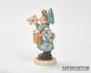 Статуэтка «Почтальон». Фарфор, Goebel, серия Hummel, Германия, 1979–1990 годы