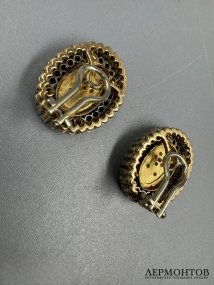 Серьги-клипсы с бриллиантами. Золото 750 пробы, гильоширная эмаль