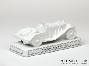 Статуэтка «Mercedes-Benz SSK 1928». Фарфор, Seltmann Weiden, Германия, 1954–1990 годы