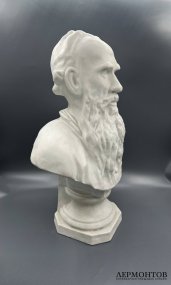 Бюст Л. Н. Толстого. Бисквит, Товарищество Кузнецова, Россия, начало 20 века
