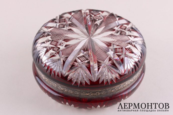 Бонбоньерка, конфетница. Хрусталь, серебро 950 пробы. Франция, XIX век.