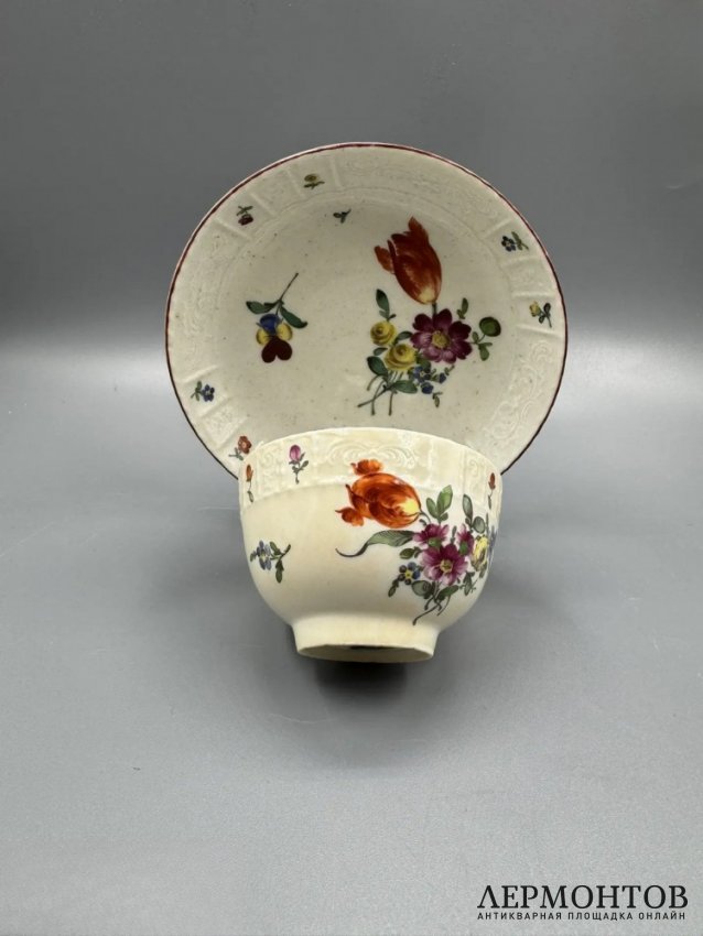 Кофейная пара с цветочным букетом. Фарфор, роспись, Ludwigsburg, Германия, 1770-е годы