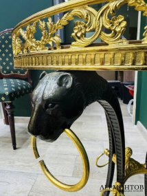 Круглый стол в стиле ампир. Современная работа