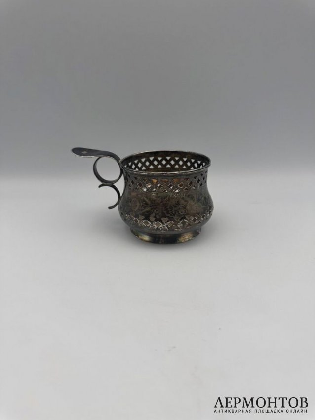 Подстаканник с цветочным фризом. Серебро 84 пробы, А. В. Векман, Россия, 1870 год