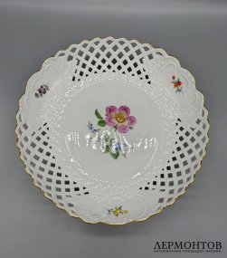 Блюдо с прорезным декором и цветами. Фарфор, роспись, Meissen, Германия, 20 век