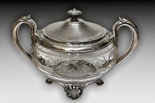 Сахарница в технике гильоше. Серебро 950 пробы, стекло. Франция, нач. XX в.